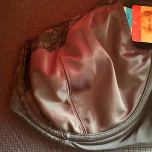 Lilyette Bra - Black - 38DDD - BNWT